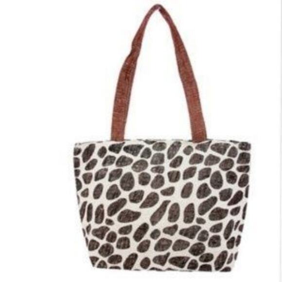 2 For $5 Sale NWT  Giraffe  Print Tote Shell Accents 18 Long 12 Inches High - Picture 2 of 7